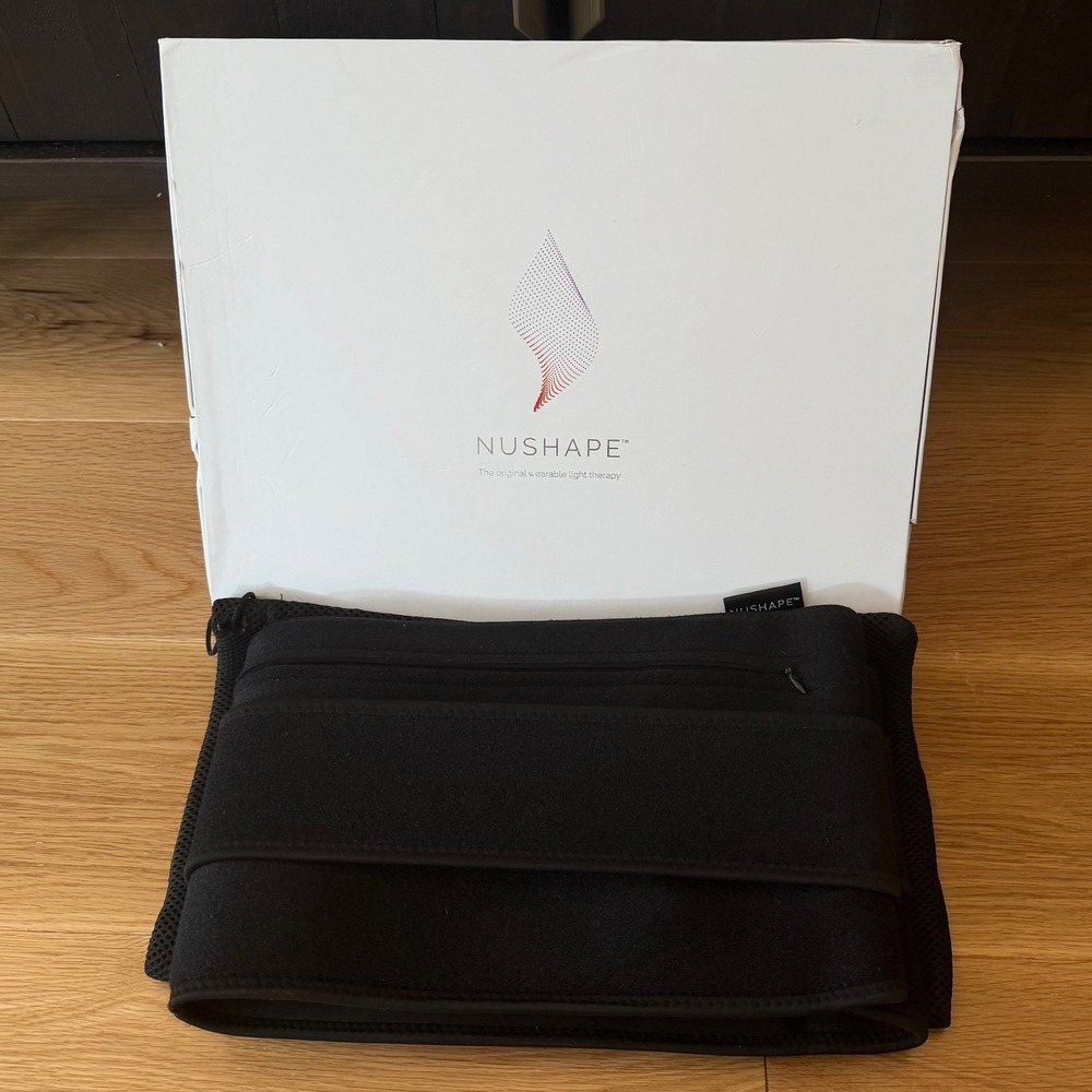 NuShape LipoWrap Red Light‎ Phototherapy - Battery Pack, Wall Plug, Storage Bag